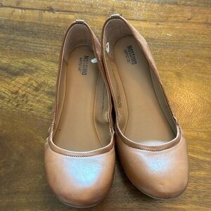 Women’s size 9.5 Mossimo flats- LIKE NEW